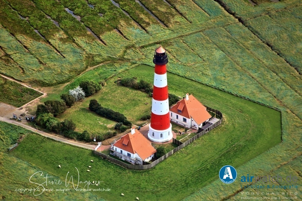 Westerhever Leuchtturm | Entdecken Sie atemberaubende Luftbilder und Fotografien auf airwatch.de - Tauchen Sie ein in eine Welt voller faszinierender Aufnahmen aus der Vogelperspektive.