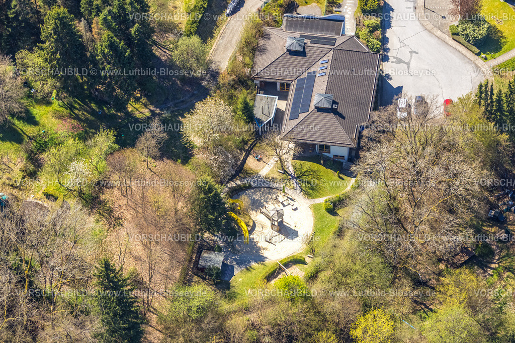 Eslohe260403719 | Luftbild, Regenbogen Kindergarten, Martin-Luther-Straße,Niedereslohe, Eslohe, Sauerland, Nordrhein-Westfalen, Deutschland