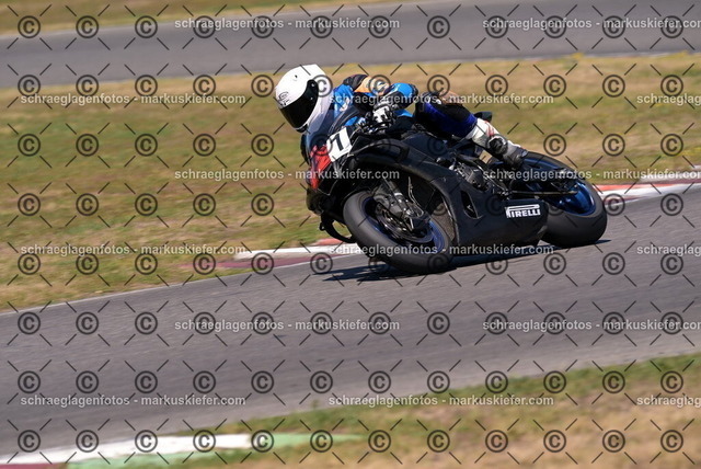 26bt04-1654 | markuskiefer.com - Realisiert mit Pictrs.com