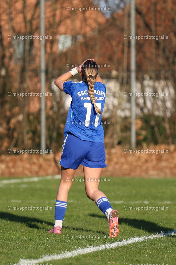 Fußball I Frauen I Saison 2025/2026 I Oberliga Schleswig-Holstein I 14. Spieltag I Merkur Hademarschen - SSC Hagen Ahrensburg | ml-sportfotografie - Realisiert mit Pictrs.com
