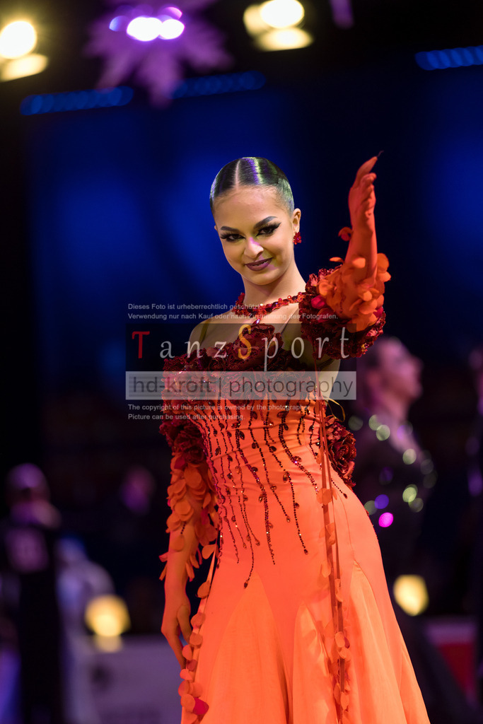 20241215_WDSF_Int_Open_Std-Riga-9203 | Tanzsportbilder, Standardtanz, Lateintanz, WDSF, DTV, LTVB, dancecomp, goc, hessen tanzt, blaues band der spree, walzer, tango, wiener walzer, slowfox, quickstepp, samba, rumba, cha-cha-cha, paso doble. jive, hd-kroft photography, turniertanzsport