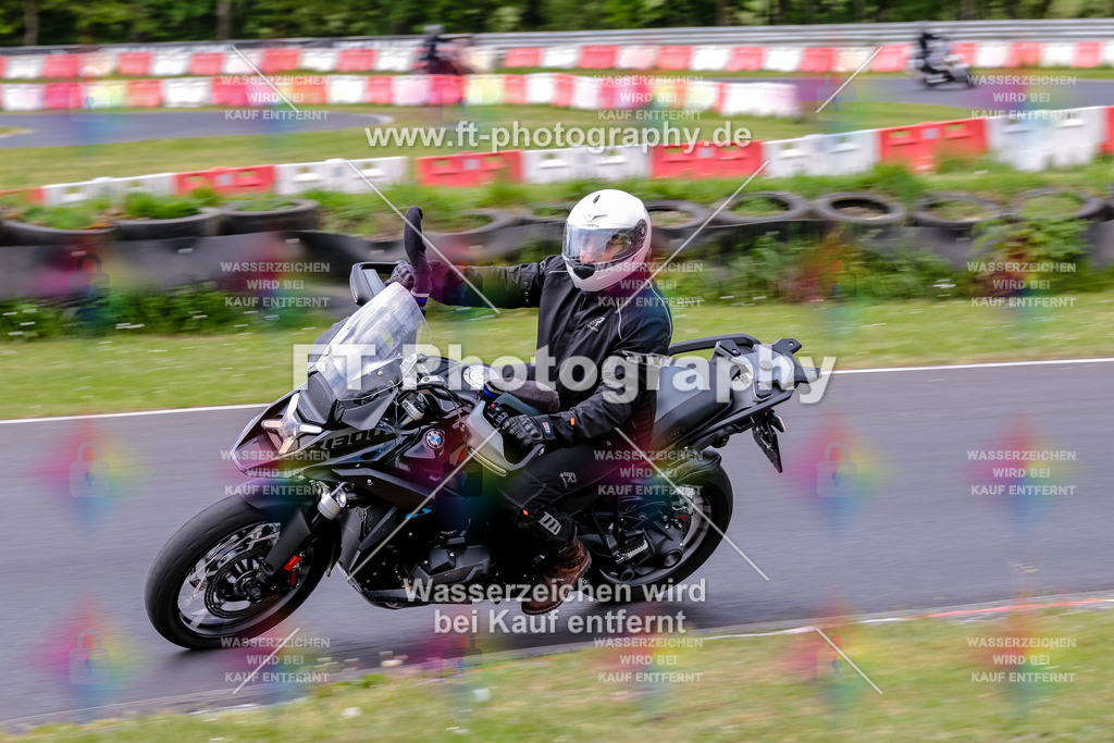 MotoTeamVBK-20917 | Hier findet Ihr Bilder von Touristenfahrten auf der Nürburgring Nordschleife oder von anderen Veranstaltungen die ich besucht habe. Viel Spass beim Durch Schauen 