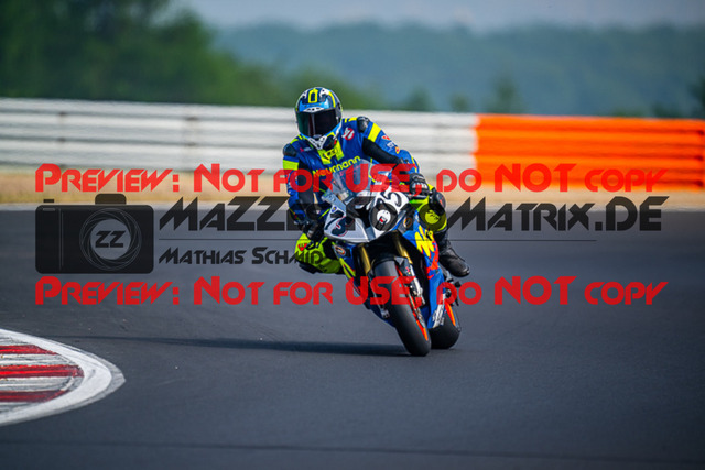 MaZZes_FotoMatrix_220626_6566 | PROSUPERSTOCK