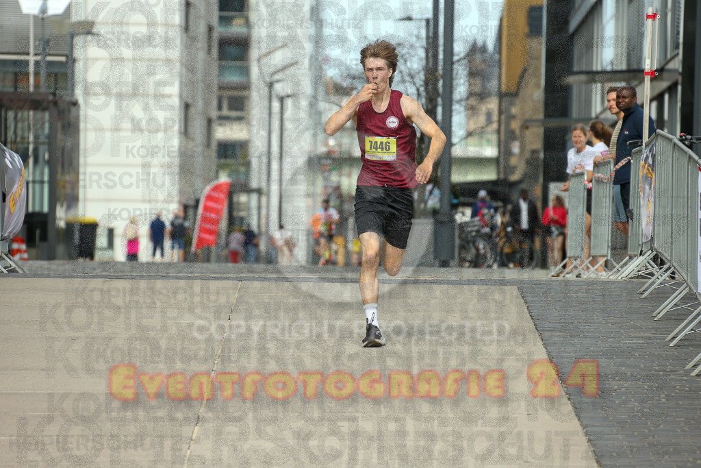250920_1319_EX1_4037 | Sportfotografie im Rhein-Sieg Kreis, Köln, Bonn, NRW, Rheinland Pfalz, Hessen, etc. Unser Tätigkeitsfeld umfasst den Laufsport vom Volkslauf über den Marathon, Duathlon, Triathon bis zum Ultralauf wie Kölnpfad Ultra oder Schindertrail.