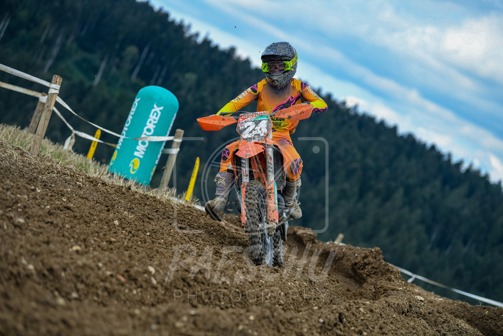 Lady (121) | Paeschuphoto Shop - Wer nicht sucht der auch nicht findet.Ob Motocrossbilder oder von einem besuchtem Spiel, Hauptsache Action. - Realisiert mit Pictrs.com