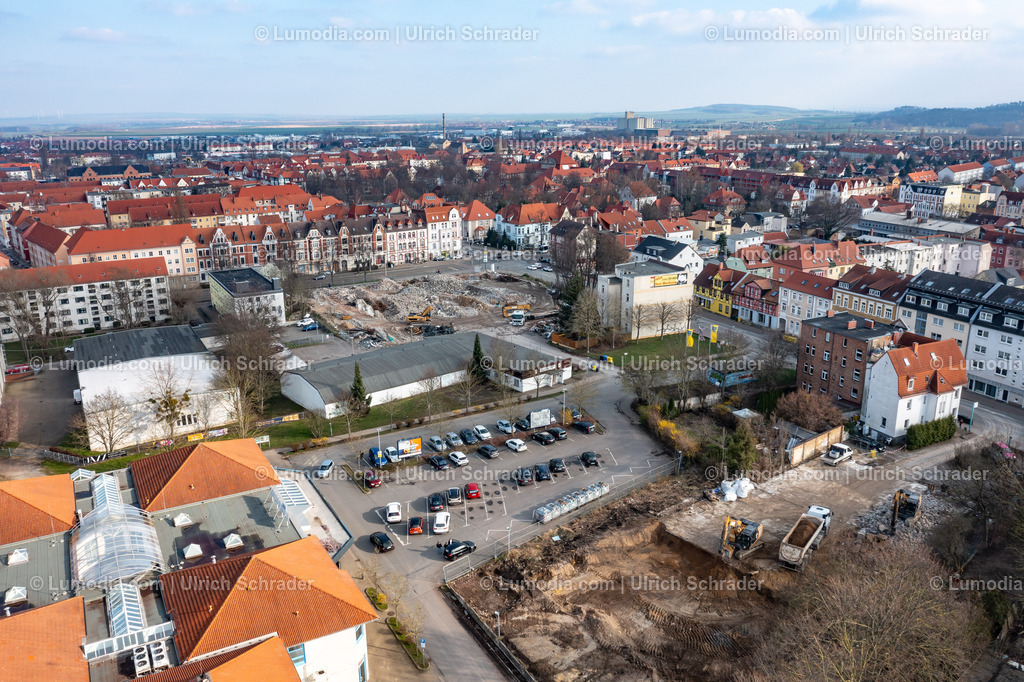 10049-51908 - Abriss Klubhaus Halberstadt | Stockfoto und Bilderpool mit Bildmaterial aus Deutschland, dem Harz, Halberstadt, Quedlinburg, Wernigerode und weltweit. Qualitativ hochwertige und professionelle Fotos anschauen und kaufen. - Realisiert mit Pictrs.com