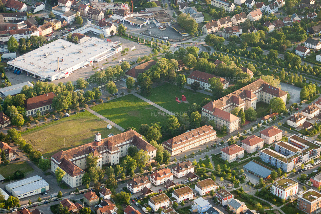Luftbild: Ettlingen, Gutleuthausstraße in Ettlingen im Bundesland Baden-Württemberg in Deutschland. Foto: IMG_27633.jpg vom 23.05.2010 durch Werner Riehm/FLY-FOTO.de