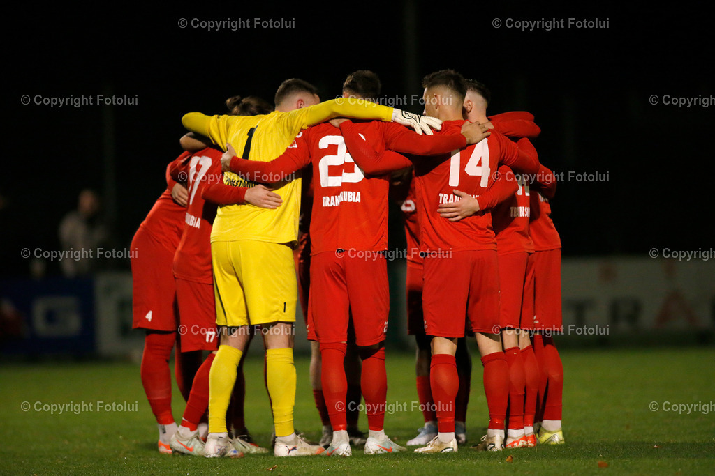 A_LUI_311025_01 | SPORT FUSSBALL REGIONALLIGA MITTE ASKOE OEDT-SC WEIZ 31.10.2025 IM BILD: DIE MANNSCHAFT VON ASKOE OEDT FOTO:FOTOLUI