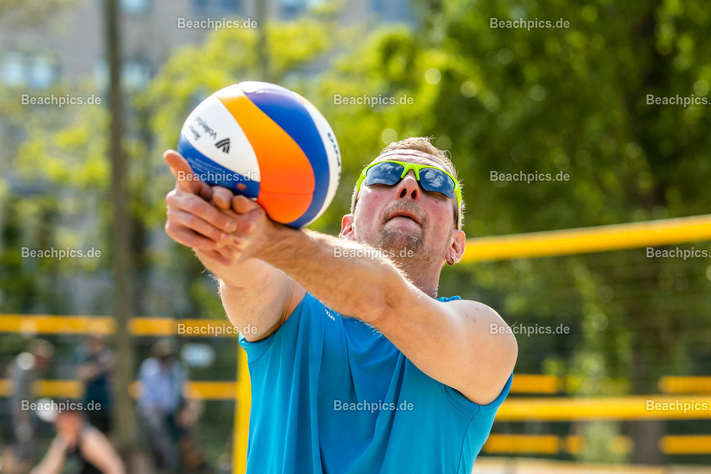 2023-00070308-Vater-Sohn-Turnier |  18.05.2023; Berlin Foto: Gerold Rebsch - www.beachpics.de
