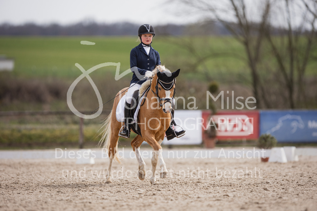 230410_Frühlingsfest_A-Dressur-542 | Deine schönsten Turniermomente als professionelle Fotos! Entdecke hochwertige Pferdesport-Fotografie im Online-Shop. Jetzt Fotos finden & bestellen!