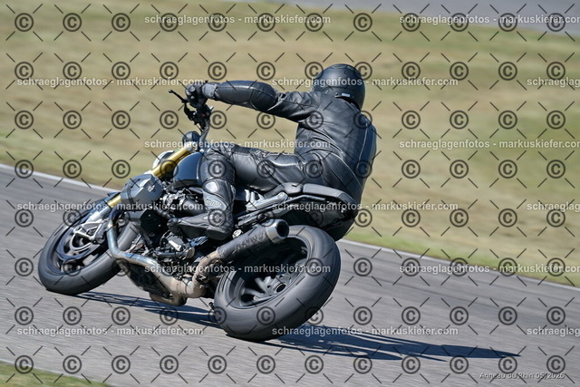 26BT01-1988 | 031 - Realisiert mit Pictrs.com