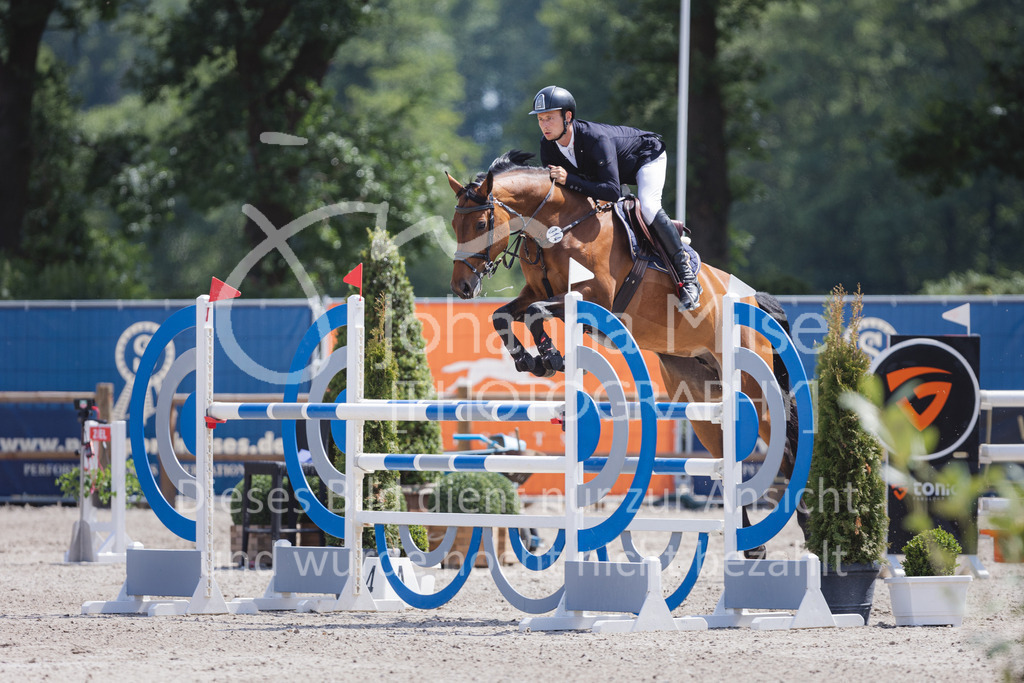 220614_Mühlen_SprPfM-690 | Late Entry Mühlen
Springprüfung Kl.M* 6-8j. Pferde gl. Einlaufprüfung für 6j. Pferde
14.06.2022