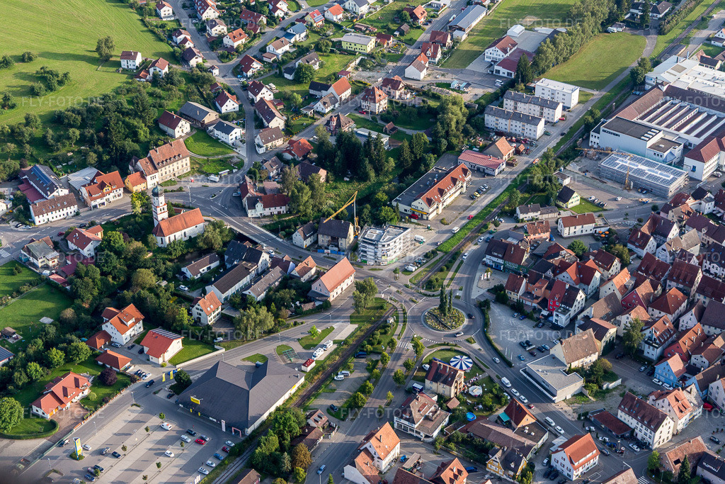 Luftbild: Industrie- und Gewerbegebiet Industriestraße in Meßkirch im Bundesland Baden-Württemberg in Deutschland. Foto: IMG_102908.jpg vom 26.08.2017 durch Werner Riehm/FLY-FOTO.de