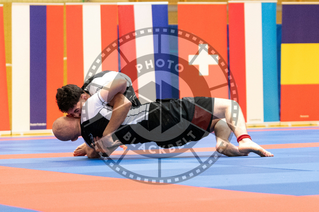 20231118PBB13442 | Fighters compete during the AJP Tour 600 Frankfurt Championship in Frankfurt/Main, Germany, on November 18, 2023.