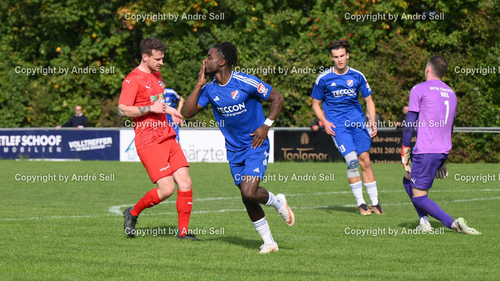 SpVg Eidertal Molfsee vs Inter Türkspor Kiel | Jubel über sein 1-0 bei Joel Prempeh (Molfsee #11)  / Fußball-Landesliga Schleswig Männer 2026/2027 / SpVg Eidertal Molfsee vs Inter Türkspor Kiel / Platz A / Molfsee / 03.10.26 - Realisiert mit Pictrs.com