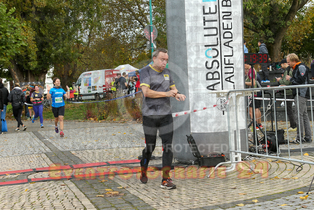 241020_1119_EX1_1964 | Sportfotografie im Rhein-Sieg Kreis, Köln, Bonn, NRW, Rheinland Pfalz, Hessen, etc. Unser Tätigkeitsfeld umfasst den Laufsport vom Volkslauf über den Marathon, Duathlon, Triathon bis zum Ultralauf wie Kölnpfad Ultra oder Schindertrail.