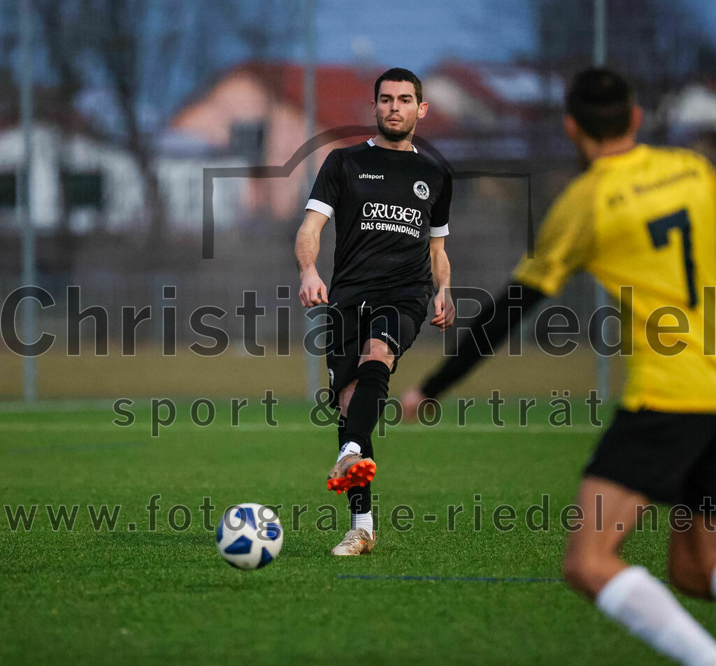 2024-02-17_039_FC_Herzogstadt_gegen_FC_Moosinning_II | Erding, Deutschland, 17.02.2024:
Fußball, Kreisklasse 2023 / 2024, Testspiel, FC Herzogstadt gegen FC Moosinning II, Endergebnis: 2:2

Marco Golemic  (FC Herzogstadt, #2)

Foto: Christian Riedel / fotografie-riedel.net