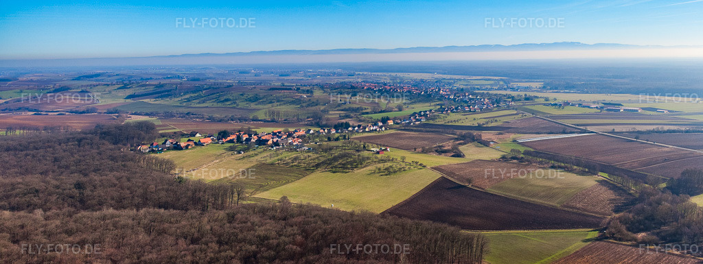 Luftbild: Dorfpanorama aus Nordwesten in Surbourg im Bundesland Bas-Rhin in Frankreich.Foto: IMG_37428-Bearbeitet.jpg vom 07.02.2011 durch Werner Riehm/FLY-FOTO.deAuflösung des Originals: 8194 x 3083 px