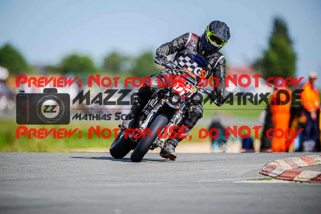 MaZZes_FotoMatrix_220903_3840 | S3