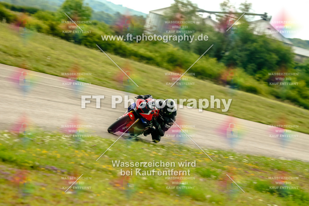 Chambley Juli-3357 | Hier findet Ihr Bilder von Touristenfahrten auf der Nürburgring Nordschleife oder von anderen Veranstaltungen die ich besucht habe. Viel Spass beim Durch Schauen 