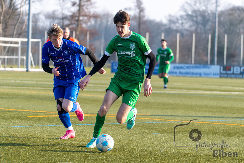 FC Rastede-Hansa Friesoythe | FC Rastede (blau)-Hansa Friesoythe (grün) am 09.02.2025 in Rastede (Sportanlage Kötterswegs), Photo: Philip Eiben 2025 - Realisiert mit Pictrs.com