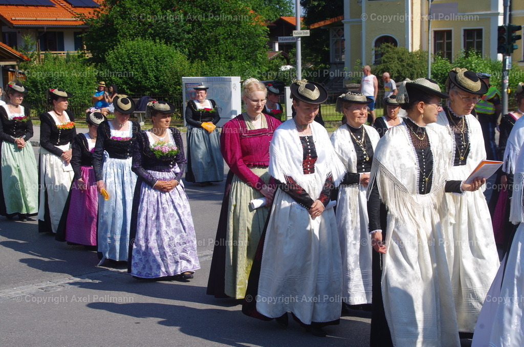 IMGP3333 | fotografiert von Axel PollmannLeonhardi Wallfahrt Benediktbeuern und Murnau, Fronleichnam, Fasching, Landschaft im Loisachtal und Benediktbeuern  - Realisiert mit Pictrs.com