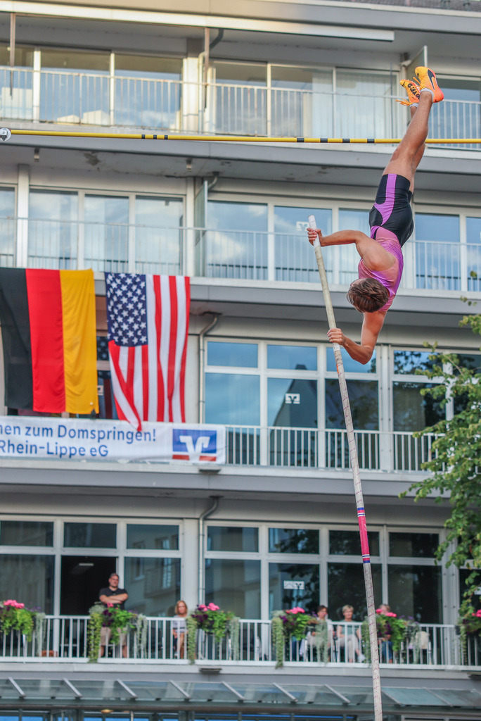 top-top.de-250828-285 | Foto, Video, Fotografie, Videografie, Fotobox, DJ, Discjockey, Musik, Musikbox, Veranstaltung, Photobooth, Amazon, Ebay, Buchtipp, Bestseller, Autor, Verlag, Buch, Wesel, Hamminkeln, NRW, Dinslaken, Rees, Drohne, Hochzeit, Party, Fotobox, Wesel, Fotograf