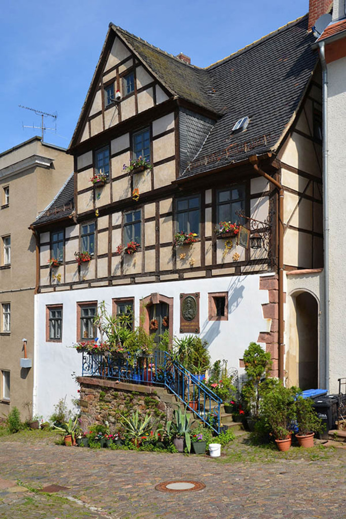 Colditz - Geburtshaus von Johann David Köhler | Entdecke über 20 Kategorien Leipzig-Motive: Foto-Downloads, hochwertige Poster, Leinwand- & Fine-Art-Prints. Jetzt Lieblingsfoto im Bildlexikon Leipzig Shop bestellen!
