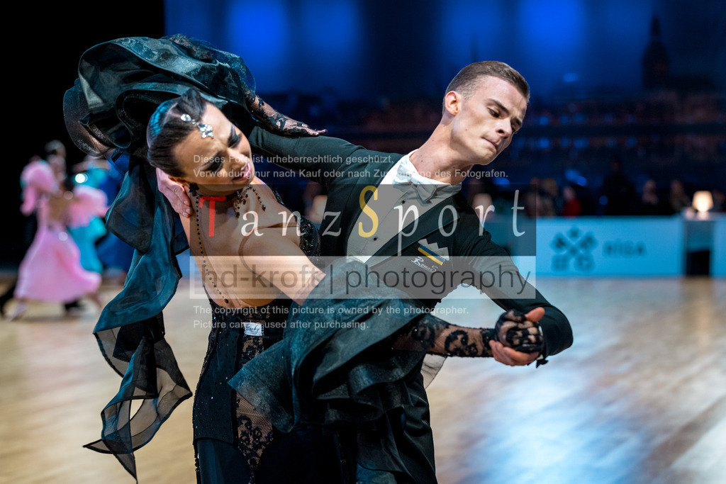 20251212_WDSF_World_Ch_Cup_RS-Std_1094-2 | Tanzsportbilder, Standardtanz, Lateintanz, WDSF, DTV, LTVB, dancecomp, goc, hessen tanzt, blaues band der spree, walzer, tango, wiener walzer, slowfox, quickstepp, samba, rumba, cha-cha-cha, paso doble. jive, hd-kroft photography, turniertanzsport