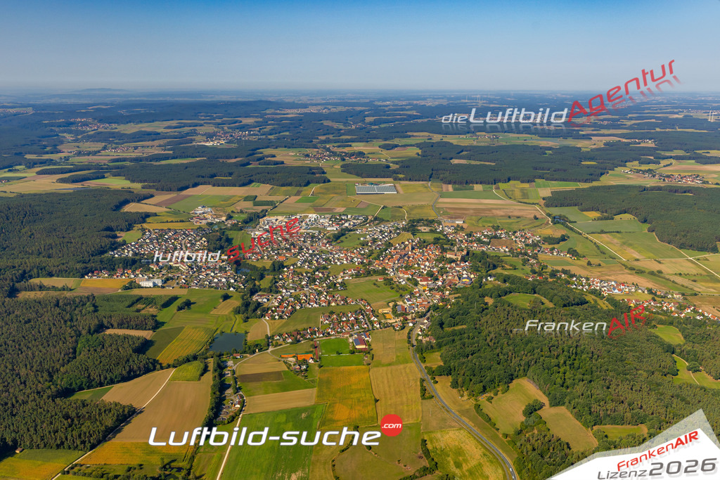 Das Luftbild zeigt :  Abenberg - Die Luftaufnahme wurde 2024 vom UL-Flugzeug aus erstellt ( keine Drohne ) - Hochauflösende Luftaufnahme - Für grossformatige Ausdrucke geeignet. Die Geschenkidee !Mit Lizenz und Bildrechte bestellbar