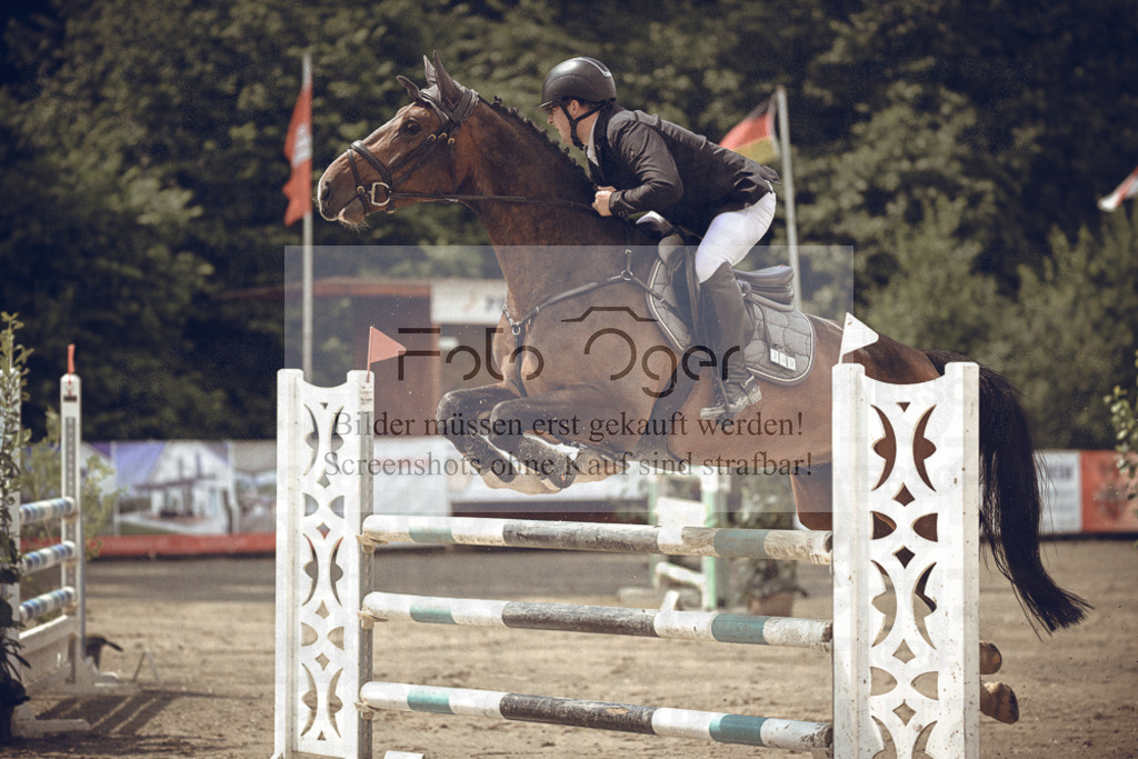20240530-DOS_1564 | Entdecke hochwertige Reitturnierfotos von Foto Oger. Professionell, emotional und authentisch – jetzt Lieblingsmomente im Shop bestellen.Deutschlandweite Turnierfotografie. - Realisiert mit Pictrs.com