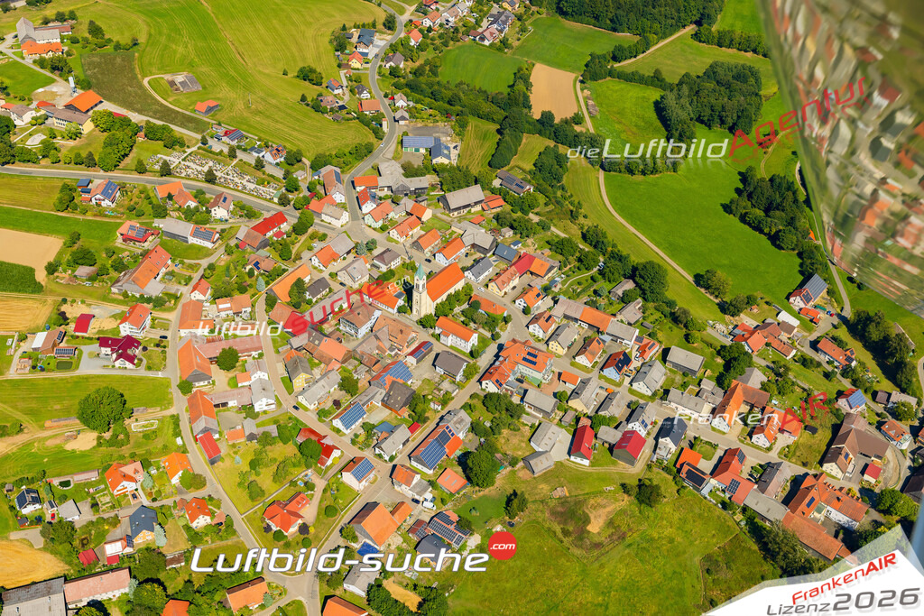 Luftaufnahme der Stadt Weiding - Die Luftaufnahme wurde 2025 vom UL-Flugzeug heraus erstellt ( keine Drohne ) - Hochauflösende Luftaufnahme - für professionelle Ausdrucke geeignet. Die Geschenkidee !Mit Lizenz und Bildrechte bestellbar