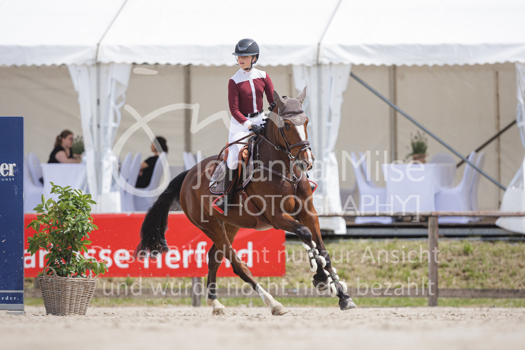 220612_LüPfSpTa_Stil-A1_CWD-425 | Lützower Pferdesporttage
Stilspringprüfung Kl.A** Qualifikation zum CWD Kids Cup 2022 JUN
12.06.2022