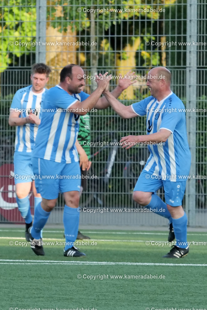 Fußball Kreispokal 25/26 Ü 32 : Spiel um Platz 3 : SV 08/29 Friedrichsfeld - SV Ringenberg AH  2 : 1 | Fußball Kreispokal 25/26 Ü 32 : Spiel um Platz 3 : SV 08/29 Friedrichsfeld - SV Ringenberg AH  2 : 1Spielort : Voerde Friedrichsfeld - Realisiert mit Pictrs.com