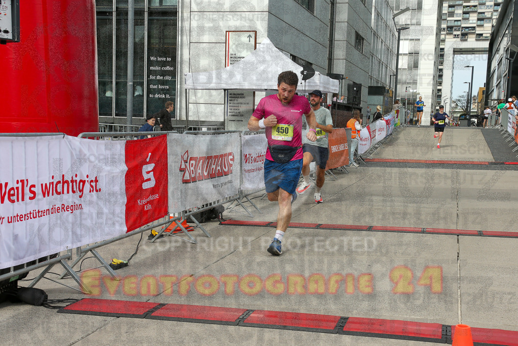 250920_1325_EX1_4423 | Sportfotografie im Rhein-Sieg Kreis, Köln, Bonn, NRW, Rheinland Pfalz, Hessen, etc. Unser Tätigkeitsfeld umfasst den Laufsport vom Volkslauf über den Marathon, Duathlon, Triathon bis zum Ultralauf wie Kölnpfad Ultra oder Schindertrail.