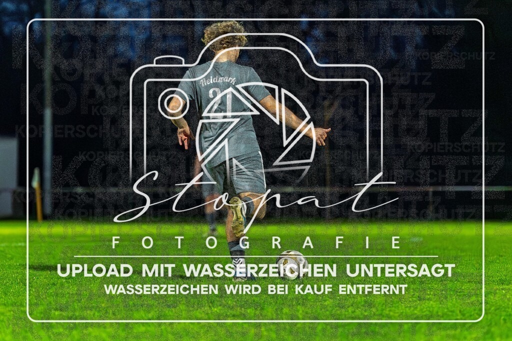 HMFGFS-1058 | Finn Schoenig (Heidmark 3 #21) beim Herren 3. Kreisklasse HK Spiel zwischen Heidmark III und FG Fulde-Stellichte im Heidmarkstadion, Bad Fallingbostel (Simon Paul Stopat) - Realisiert mit Pictrs.com