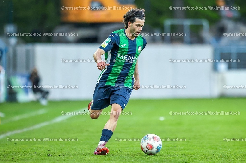 xKWIx24042601055 | 2026.04.24, xkwix, Fußball, Regionalliga West, FC Gütersloh -  Sportfreunde Lotte, Heidewaldstadion, 31.Spieltag, Saison 2025 / 2026: Paolo Maiella (FC Gütersloh #9) DFB regulations prohibit any use of photographs as image sequences and or quasi-video. Photo: xKamilxWilkowskixPressefotoKochx