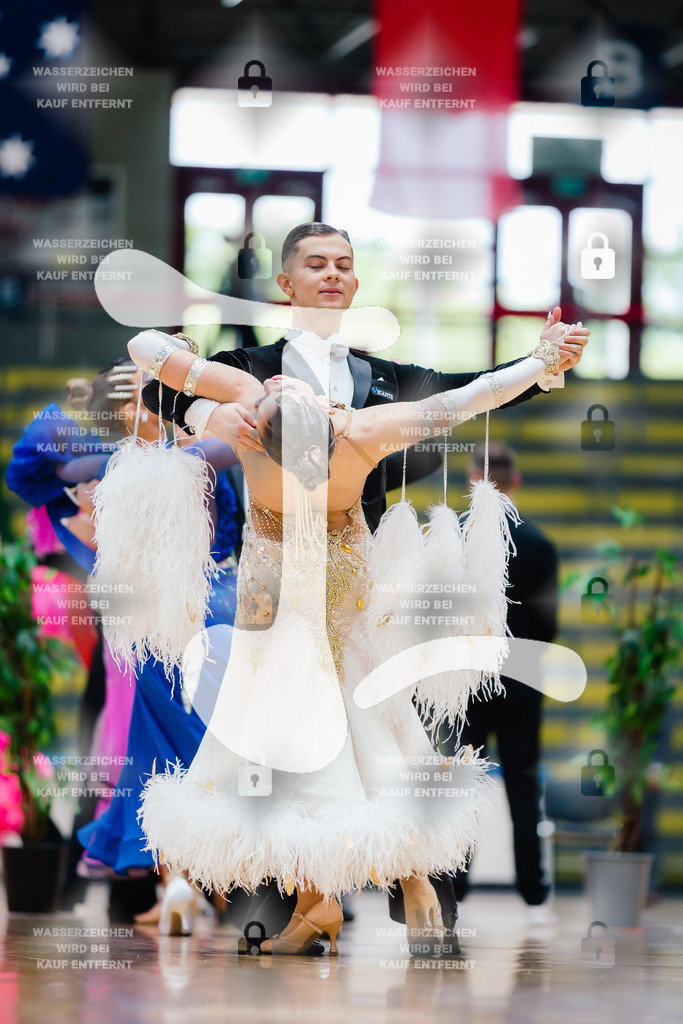 Hessen Tanzt WDSF International Open Standard 42nd (27) Dennis Deiloff _ Sabrina Deiloff (TGC Rot-Weiß Porz)-2025-05-17-8707 | Webshop for digital downloads and prints of dance sport, event & show photographer Julian Link - Realisiert mit Pictrs.com