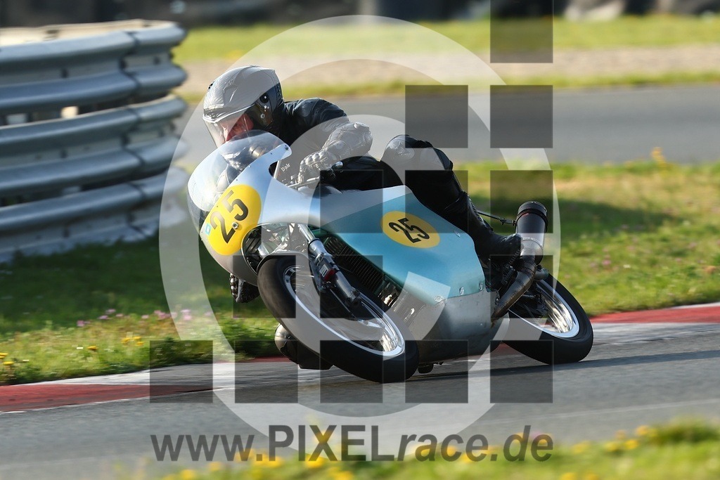 0025-20260418_00135 | Schöne Erinnerungen an spannende Momente - das festzuhalten ist unser Job. PIXELrace.de ist seit 2003 auf den Rennstrecken Europas unterwegs um die Action draußen beim Fahren und die wunderbare Stimmung imm Fahrerlager für euch einzufangen.