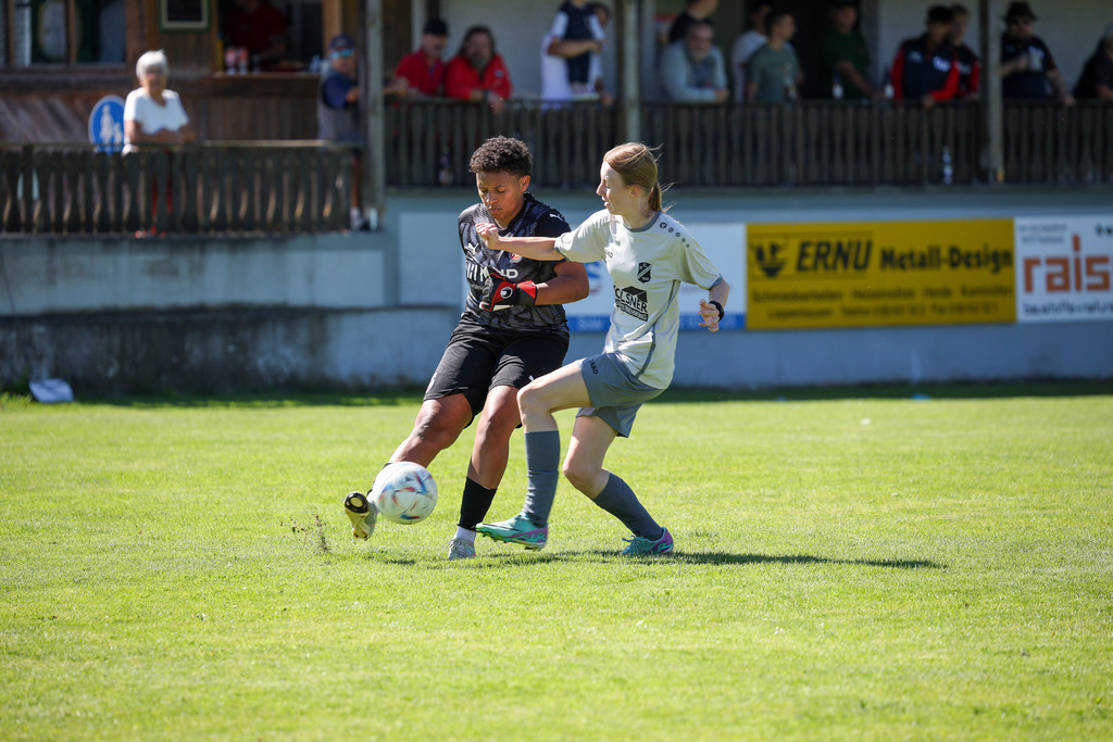 Fußball I FRAUEN I Saison 2025-2026 I Freundschaftsspiel I FC Loppenhausen - 1FC Heidenheim 1846 II I_250831_0313 | Fotopresso – Sportfotografie in Heidenheim & Umgebung. Professionelle Sportfotografie für unvergessliche Momente. Dynamische Action-Shots, emotionale Szenen & hochwertige Bilder. - Realisiert mit Pictrs.com
