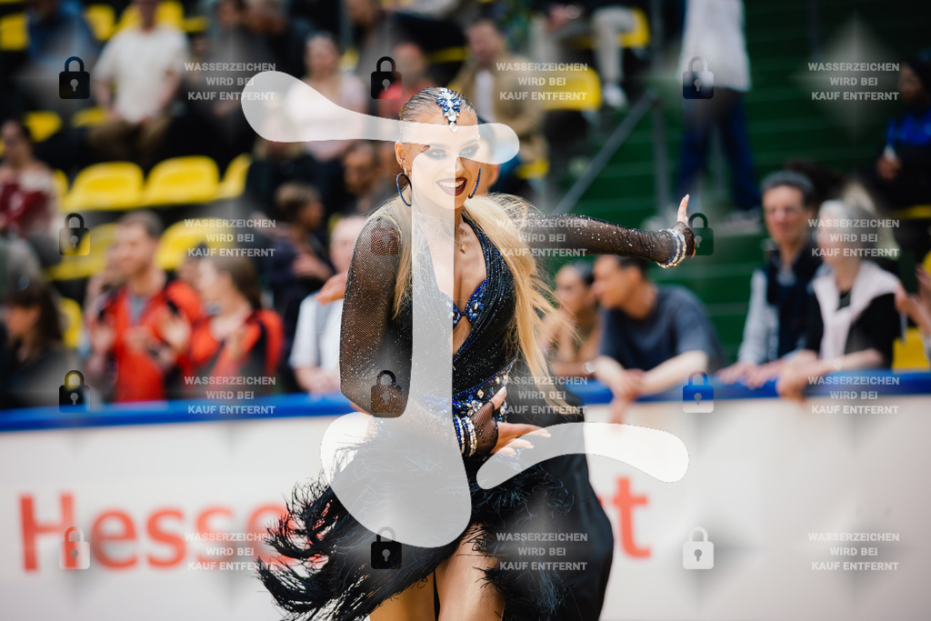 Hessen Tanzt WDSF International Open Latin 7th (74) Augustinas Trinkus _ Beatrice Rupslaukyte (Lithuania)-2025-05-18-5169 | Webshop for digital downloads and prints of dance sport, event & show photographer Julian Link - Realisiert mit Pictrs.com