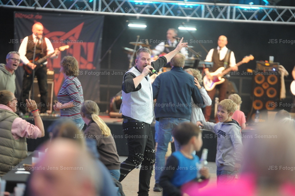 2026_0613_Neustadt Cup_Konzert0080 | Fotograf Jens Seemann aus Neustadt in Holstein. Ich fotografiere Ihre Hochzeit, Veranstaltungen, Sport. Firmen... - Realisiert mit Pictrs.com