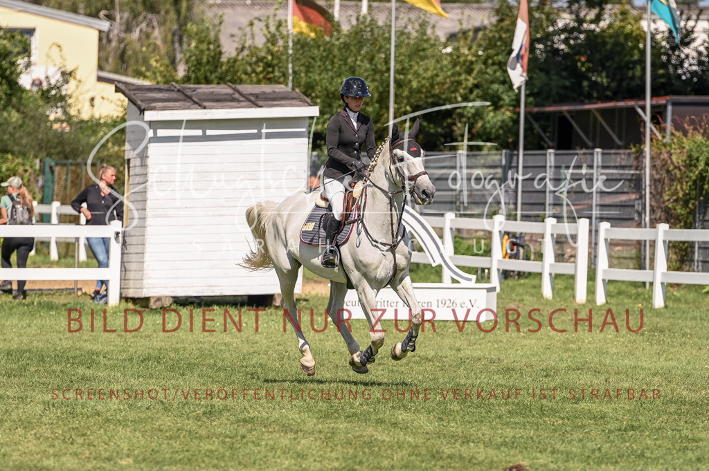 Schugtsche-Düren.2024-09.Springprf.L-28 | Schugtsche Fotografie - Realisiert mit Pictrs.com