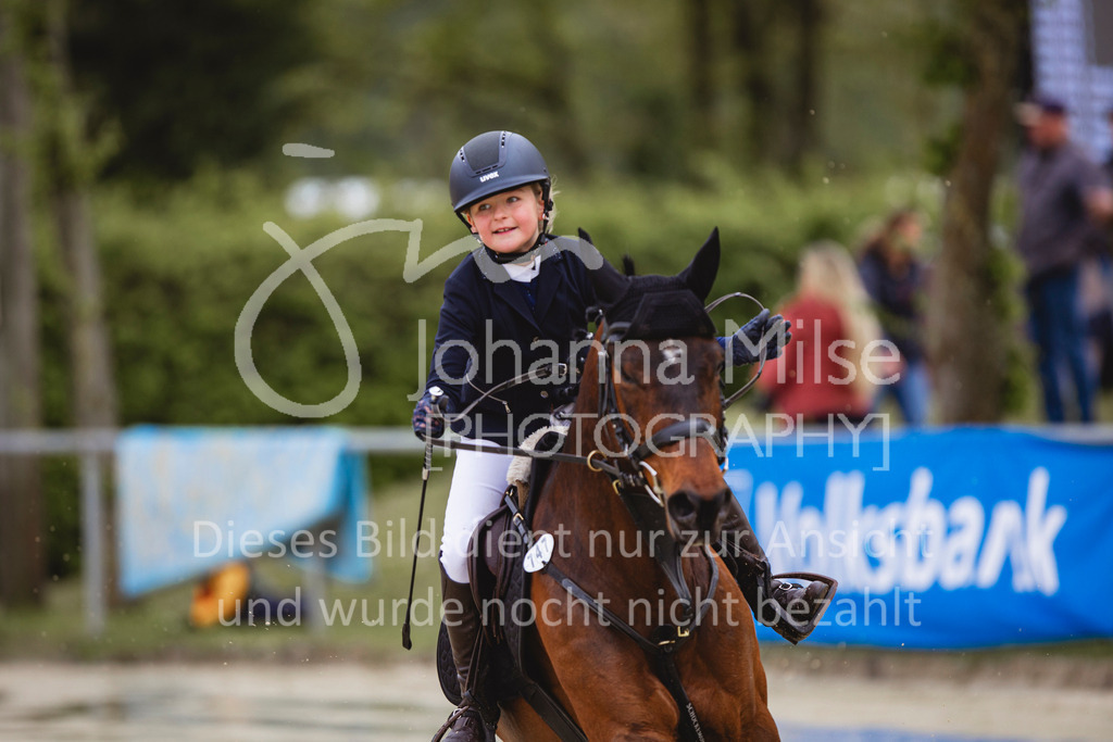 240426_Olfen-Vinnum_PonyTrophy-268 | Deine schönsten Turniermomente als professionelle Fotos! Entdecke hochwertige Pferdesport-Fotografie im Online-Shop. Jetzt Fotos finden & bestellen!
