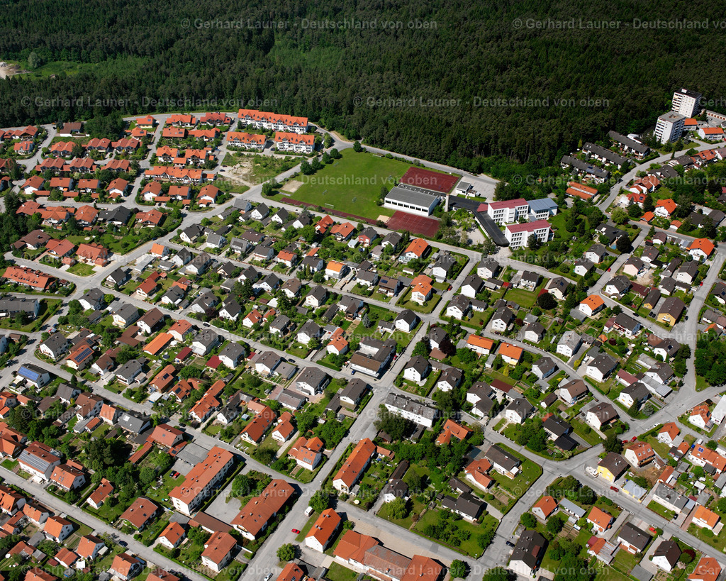 2600852 | GARCHING AN DER ALZ 09.06.2006 Stadtansicht des Innenstadtbereiches  in Garching an der Alz im Bundesland Bayern, Deutschland // City view on down town  in Garching an der Alz in the state Bavaria, Germany Foto: Gerhard Launer
