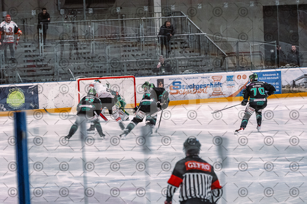 Alligators_vs_Memmingen_09_01_2026-40 | Höchstadt Alligators Fotogalerie: Eishockey-Action aus Franken. Professionelle Spielfotos, Portraits & Stadionbilder zum Download. Jetzt entdecken! - Realisiert mit Pictrs.com