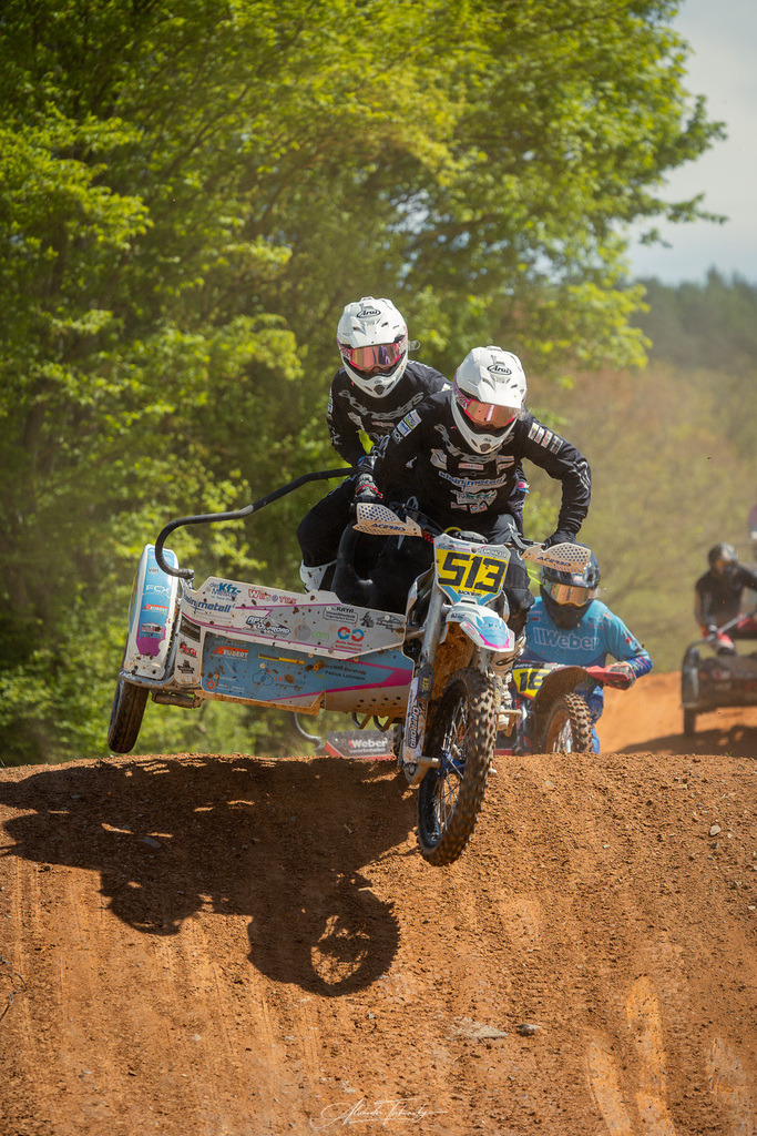 MSC Aufenau - Deutsche Meisterschaft Seitenwagen | Entdecken Sie die faszinierende Welt von Alexander Tschuncky Arts: Kreative Fotografie, atemberaubende Automobilkunst und hochwertiger Bilderdruck. Lassen Sie sich inspirieren! - Realisiert mit Pictrs.com