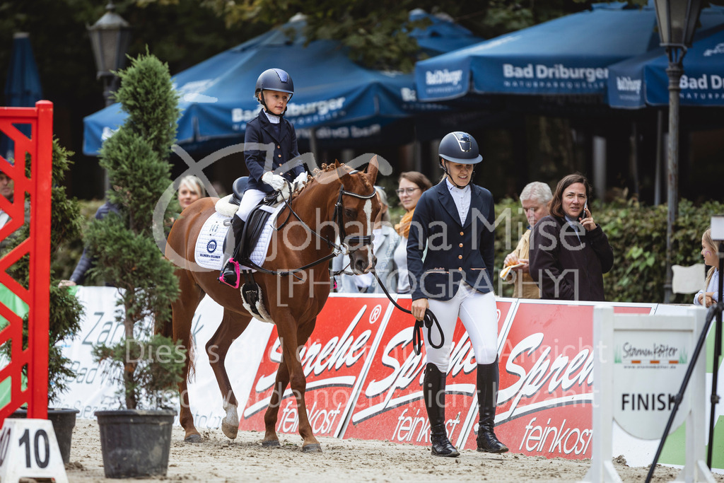 240915_OWLCh_FuehrzuegelWB-710 | Deine schönsten Turniermomente als professionelle Fotos! Entdecke hochwertige Pferdesport-Fotografie im Online-Shop. Jetzt Fotos finden & bestellen!