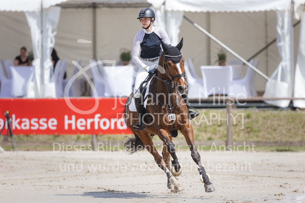 220612_LüPfSpTa_Punkte-L-501 | Lützower Pferdesporttage
Punktespringprüfung Kl.L mit Joker geschlossen
12.06.2022