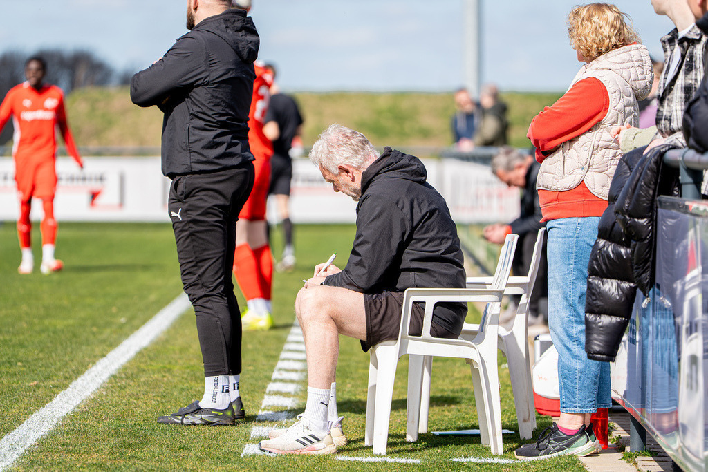 Fußball I Herren I Saison 2025-2026 I Bezirksliga Weser-Ems 4 I 26. Spieltag I VFL Oythe - SV Hansa Friesoythe I 20132 | jns.sportfotos - Realisiert mit Pictrs.com